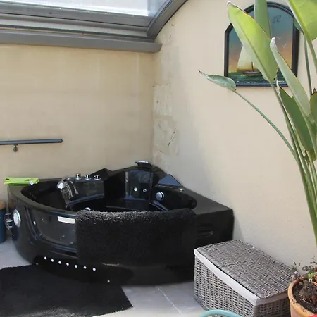 Doue's Mansion Bed & Breakfast