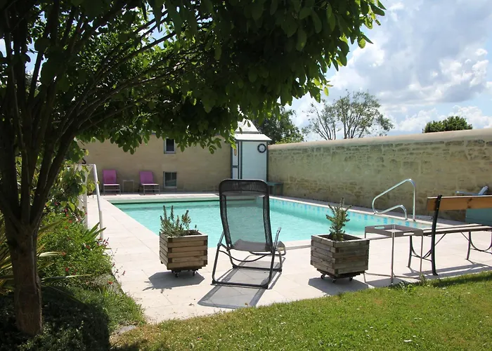 Doué's Mansion Couette-café 3*