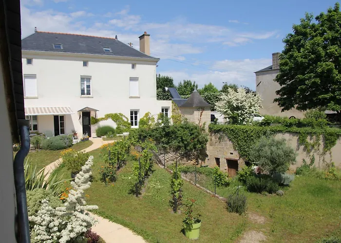 Doué's Mansion Couette-café 3*